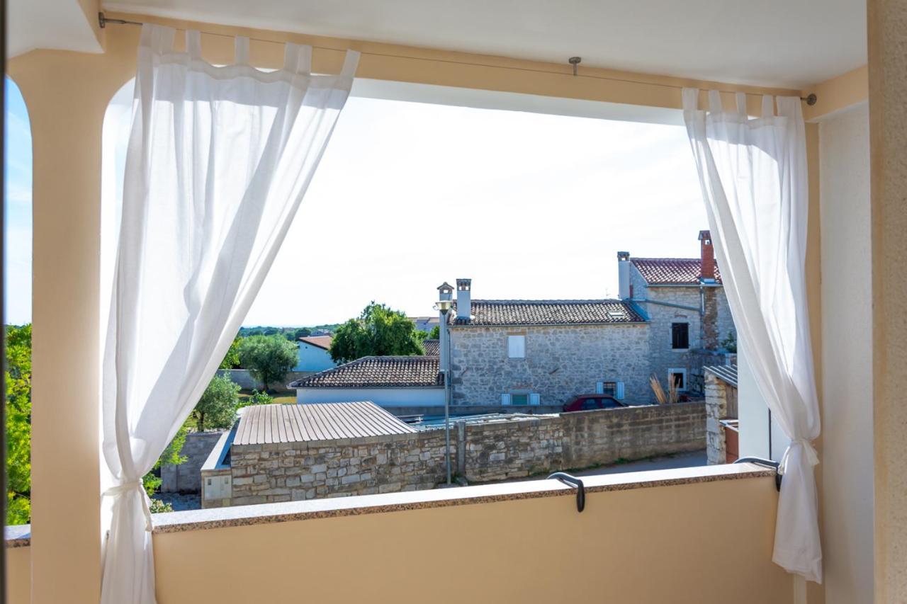 App Roko 2 Apartment Porec Bagian luar foto